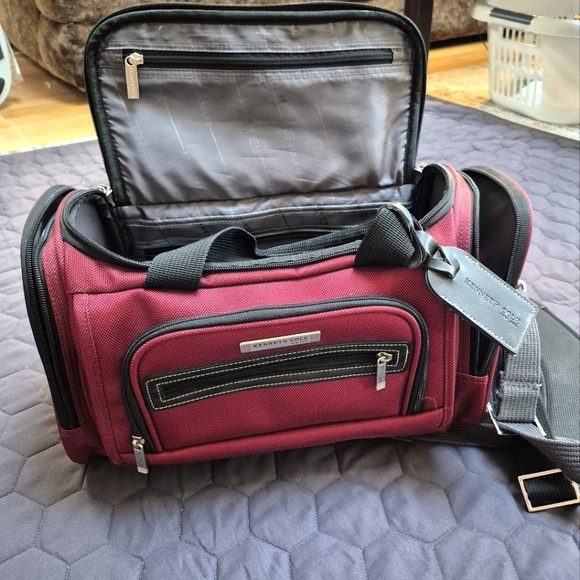Kenneth Cole Reaction Other - Kenneth Cole Reaction Overnight or Gym Bag
